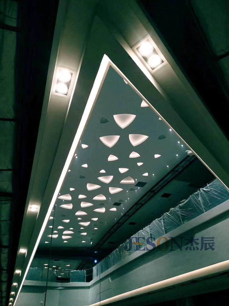 杰辰立柱——大型商場(chǎng)裝修的點(diǎn)睛之筆